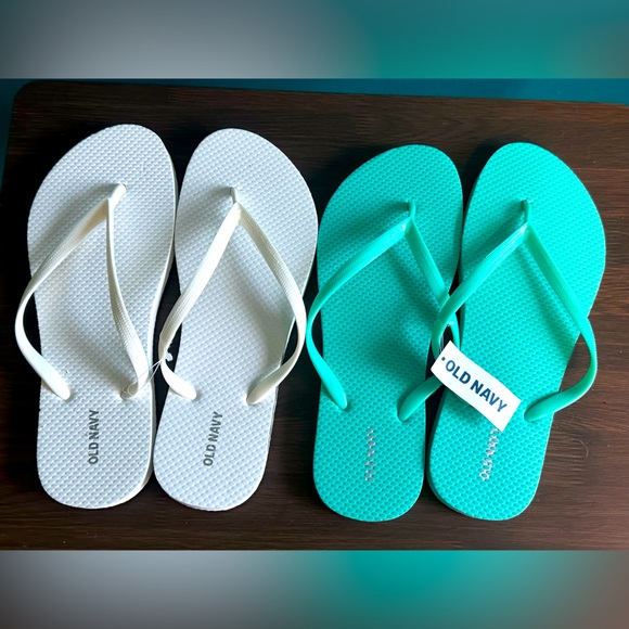 OLD NAVY Flip Flops Bundle Size 9 - Picture 1 of 2
